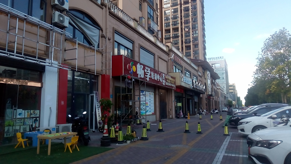 姜堰三水大道門頭招牌制作安裝進行中……