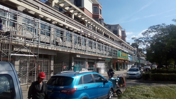 姜堰三水大道門頭招牌制作安裝進行中……