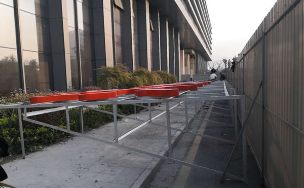 洋光里全球購樓頂墻體發光字精神堡壘制作安裝